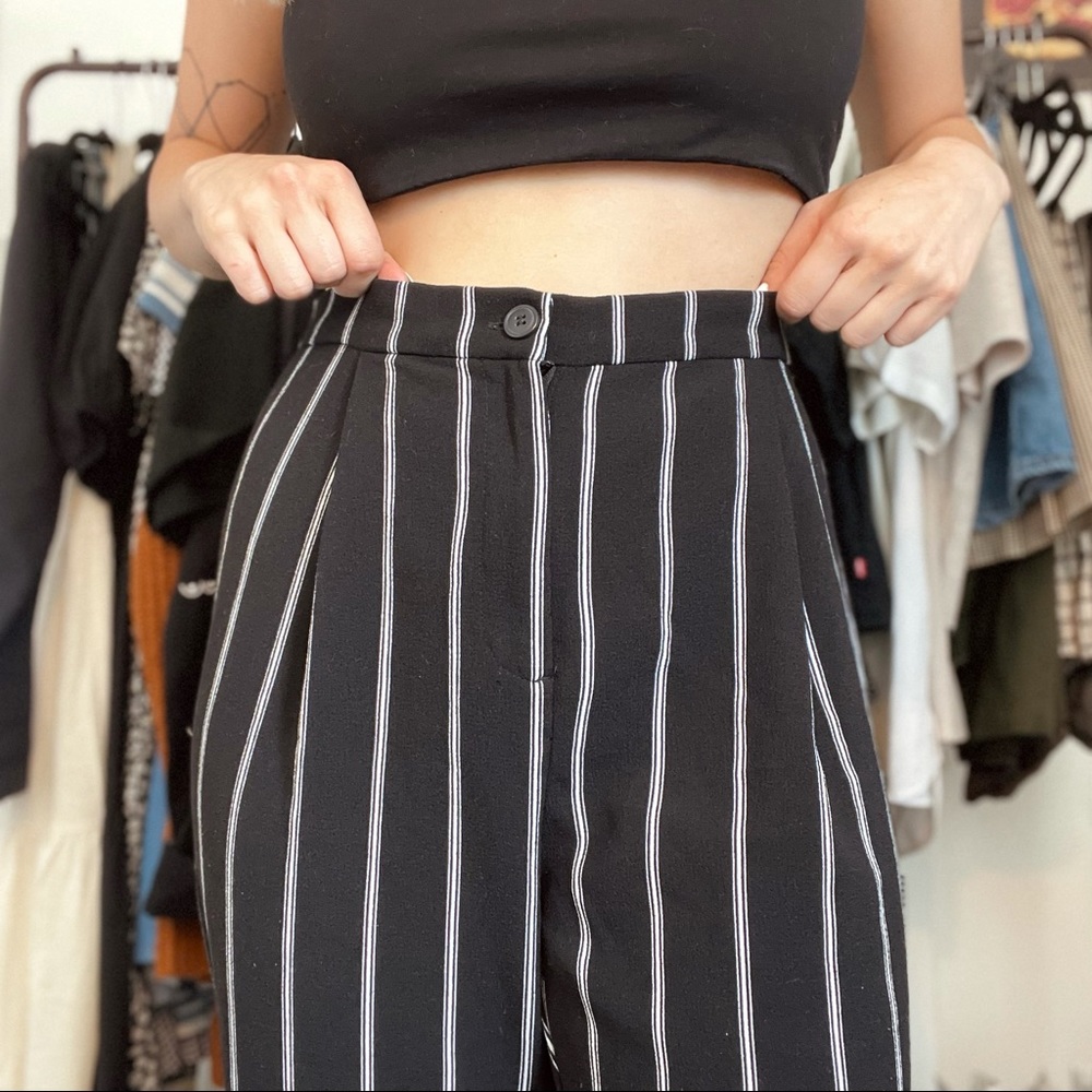 DIVIDED High-Waisted Black Striped Ankle Pants